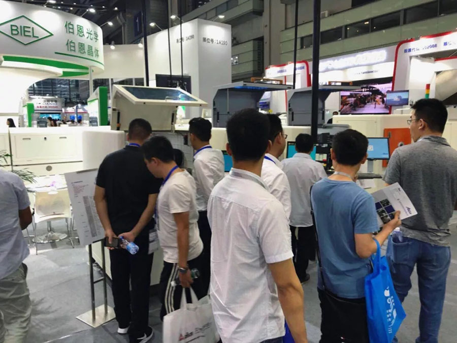 【實(shí)時(shí)報(bào)導(dǎo)】5G時(shí)代，你真的準(zhǔn)備好了嗎？｜3D曲面玻璃展